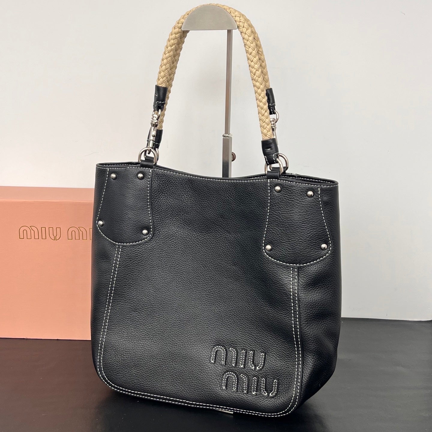 15RA3BDE Stylish leather bag
