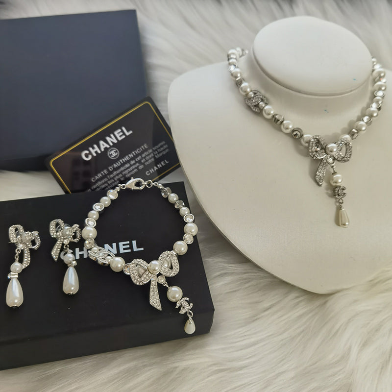 14C668KDE Stylish Earrings Bracelets Necklaces