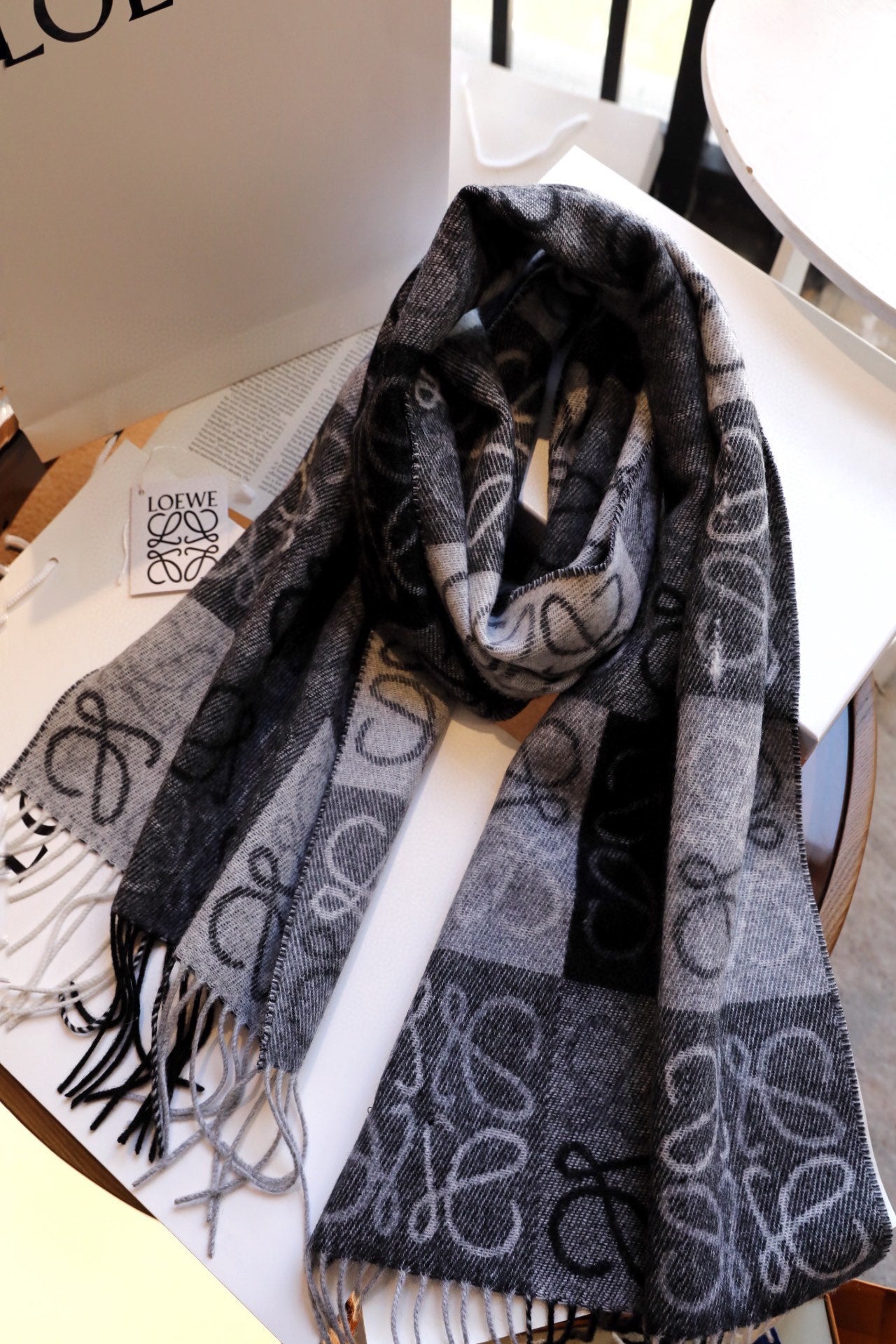 175RA13WDE Stylish Winter Scarves