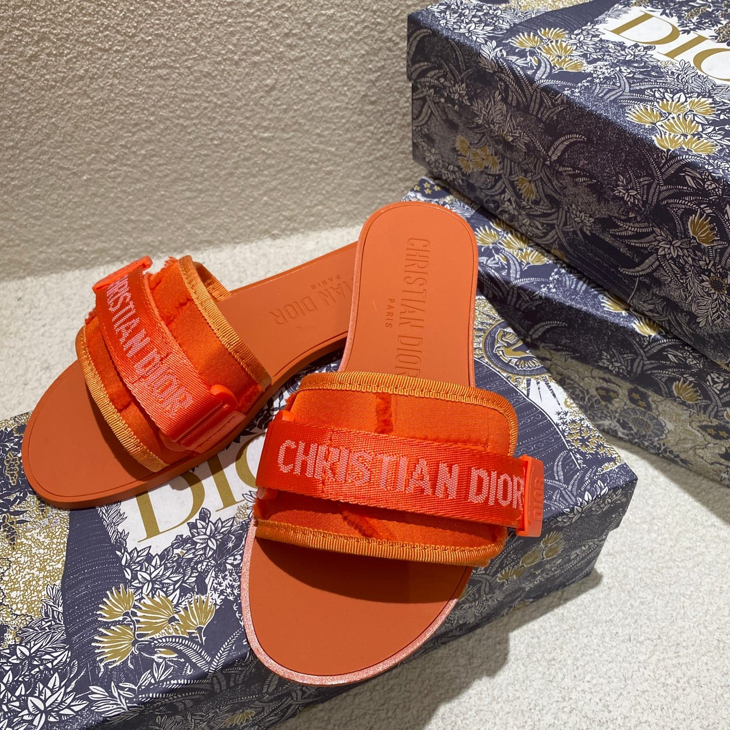 14D16ZDE Stylish slippers