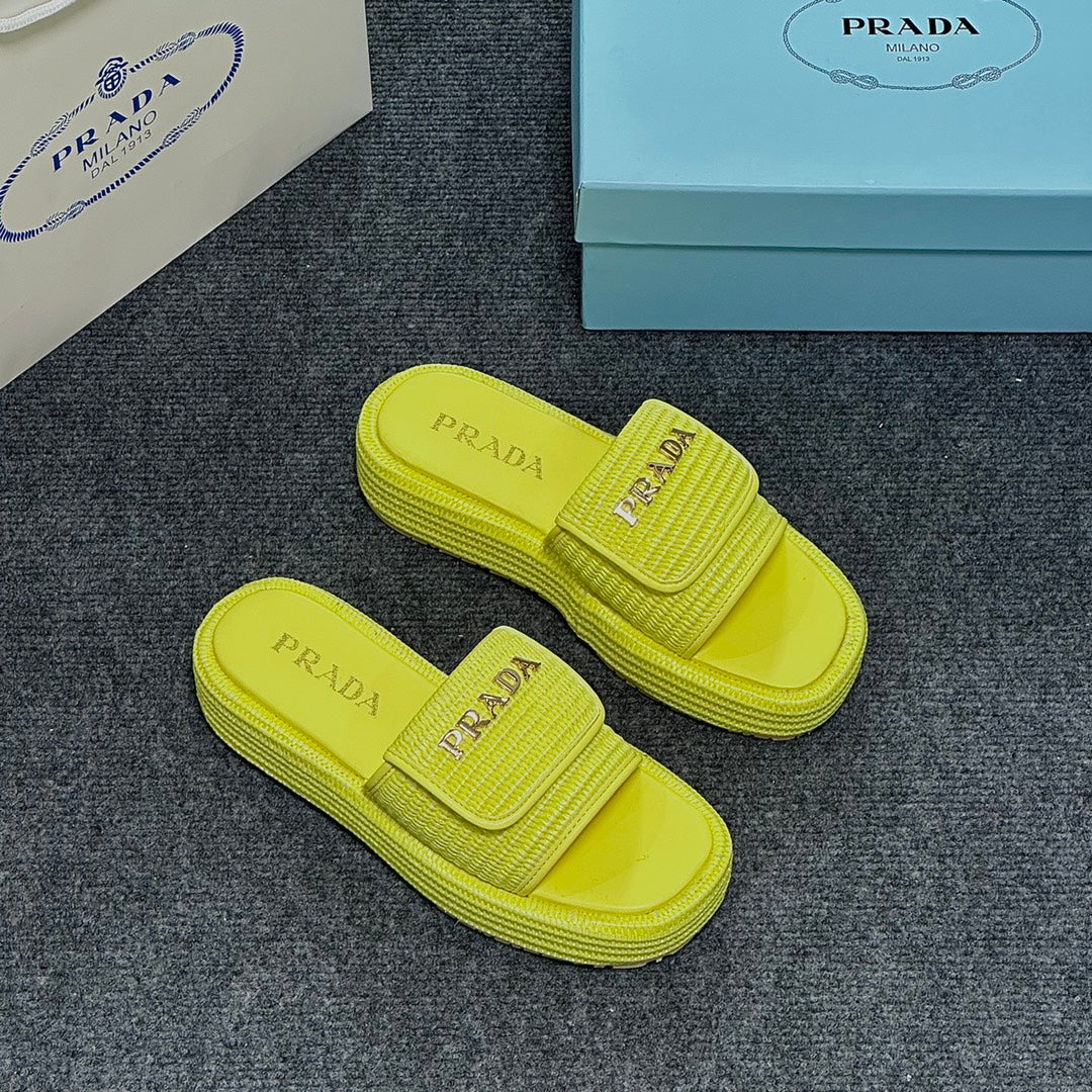 14PD24ZDE Stylish slippers