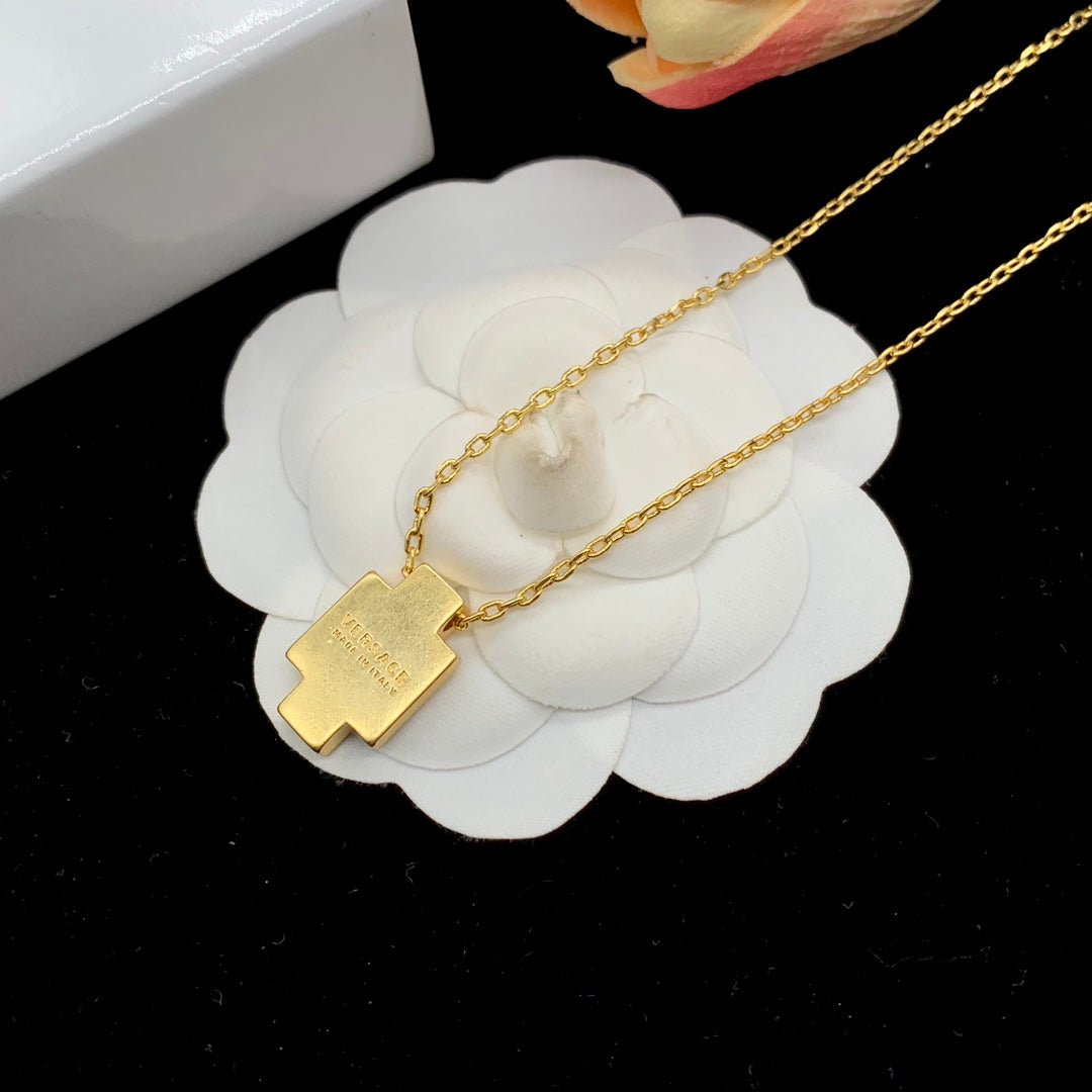 175RV79XDE Stylish Necklace