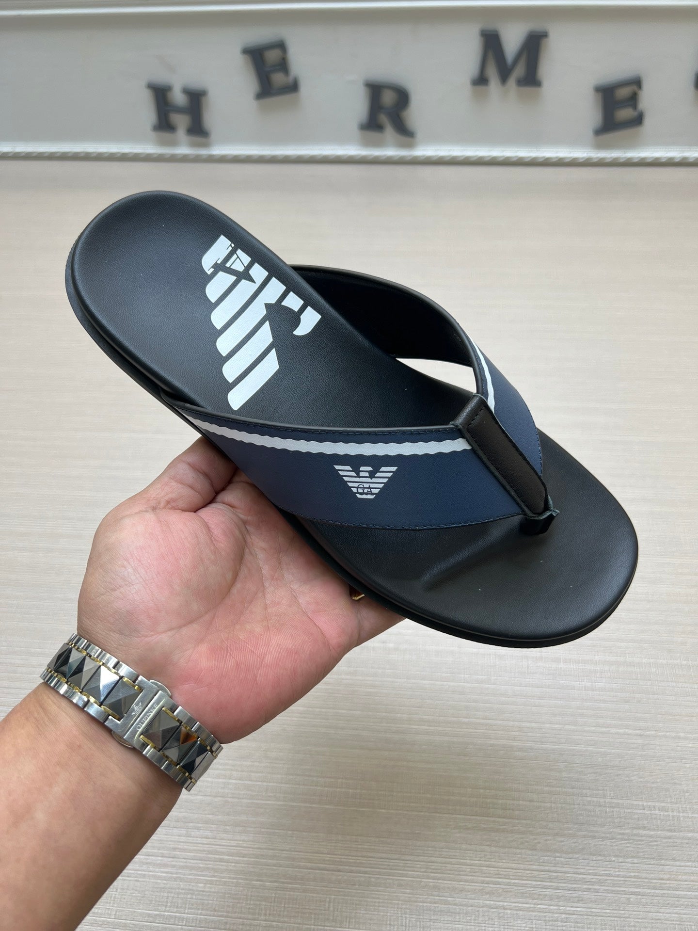54A104ZDE Stylish slippers