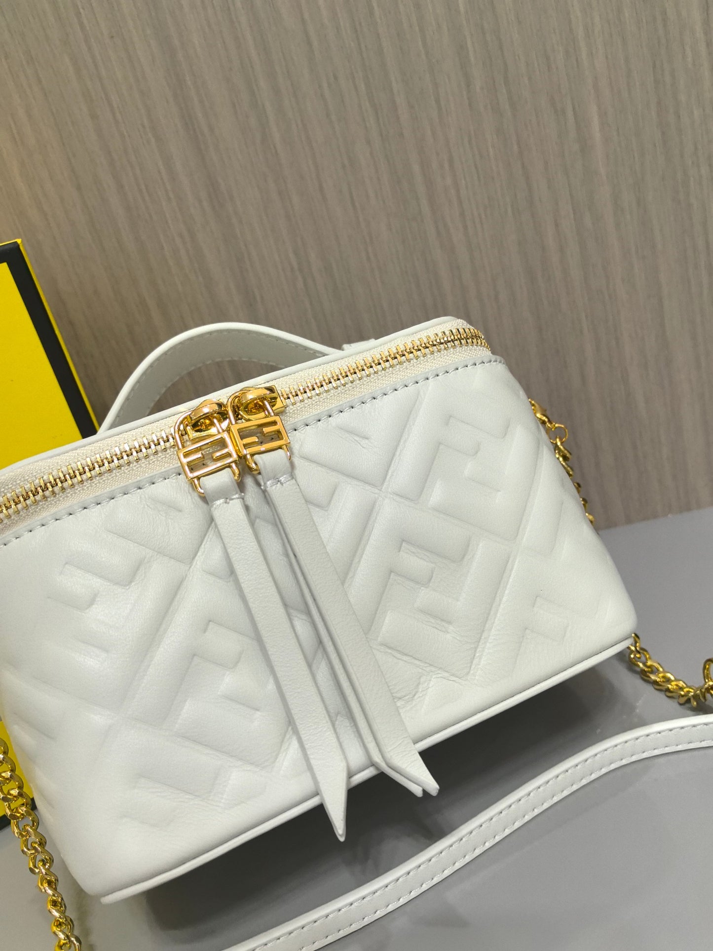 15RF59BDE Stylish leather bag