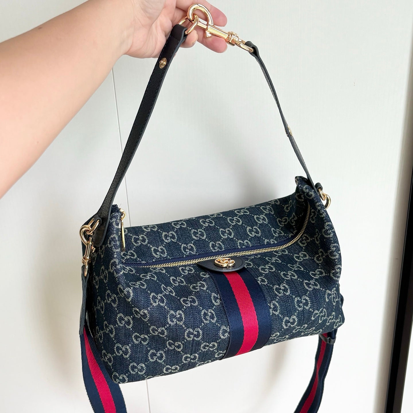 15RB103BDE Stylish leather bag