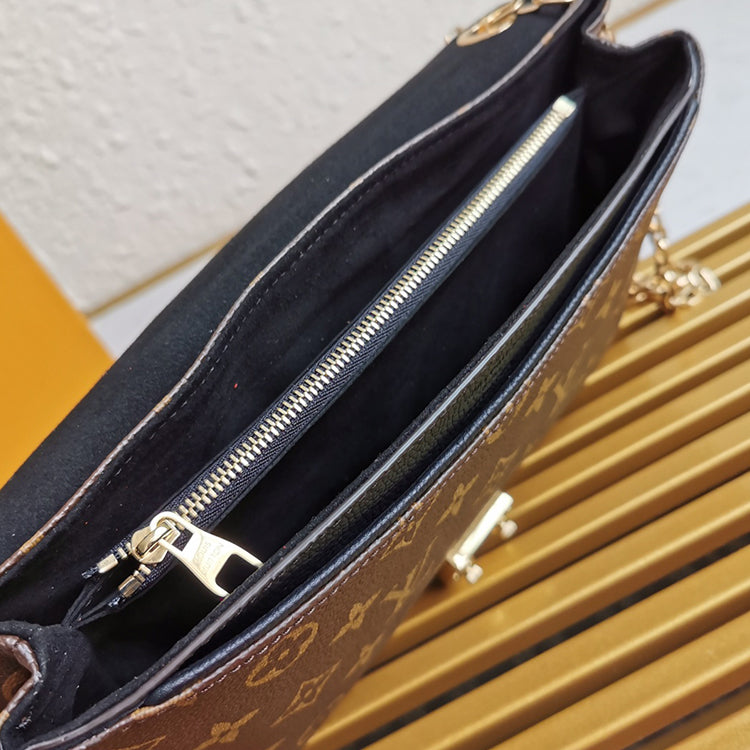 AE83BDE Stylish leather bag
