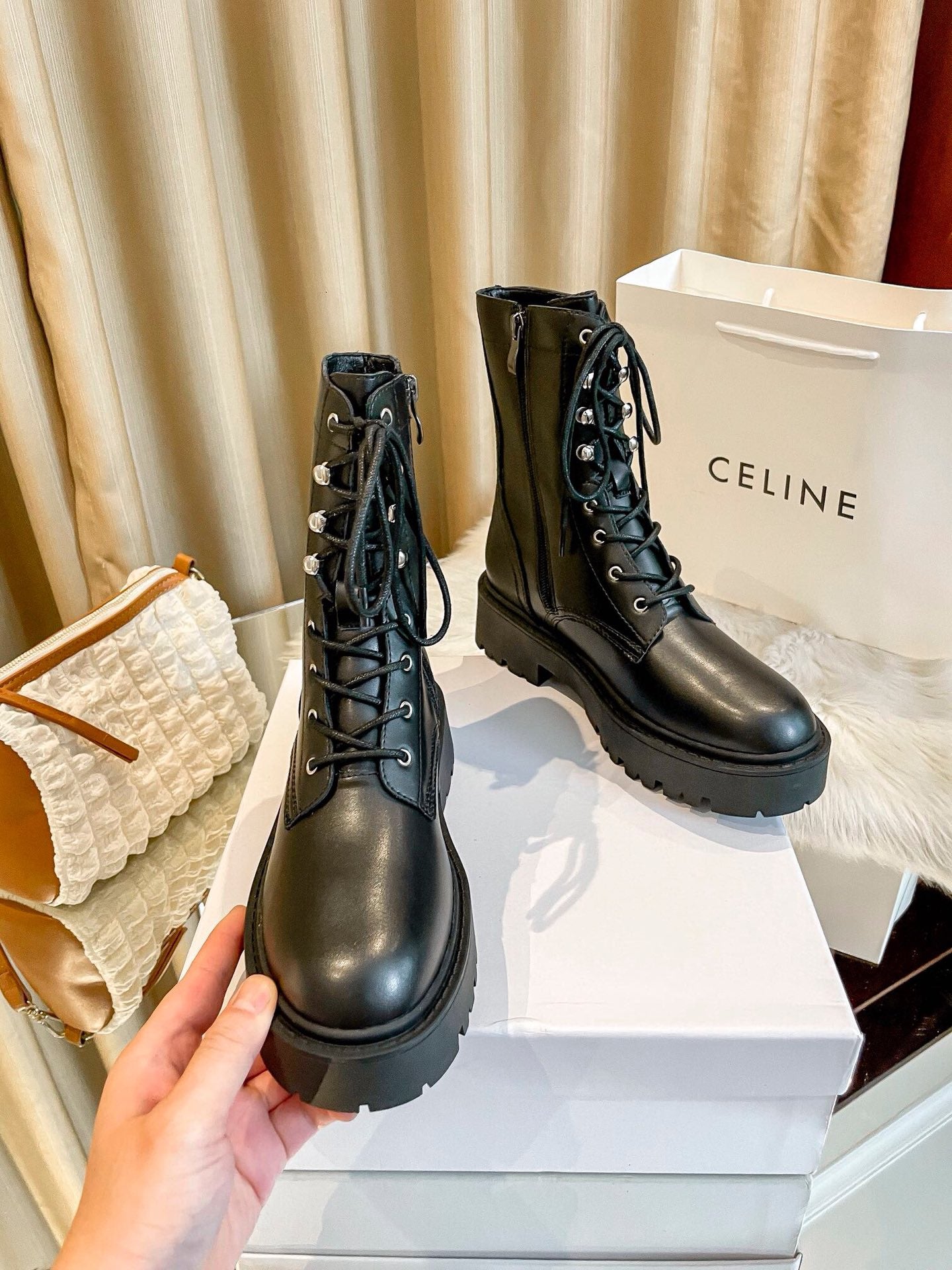 1JCL7ZDE Stylish leather boots