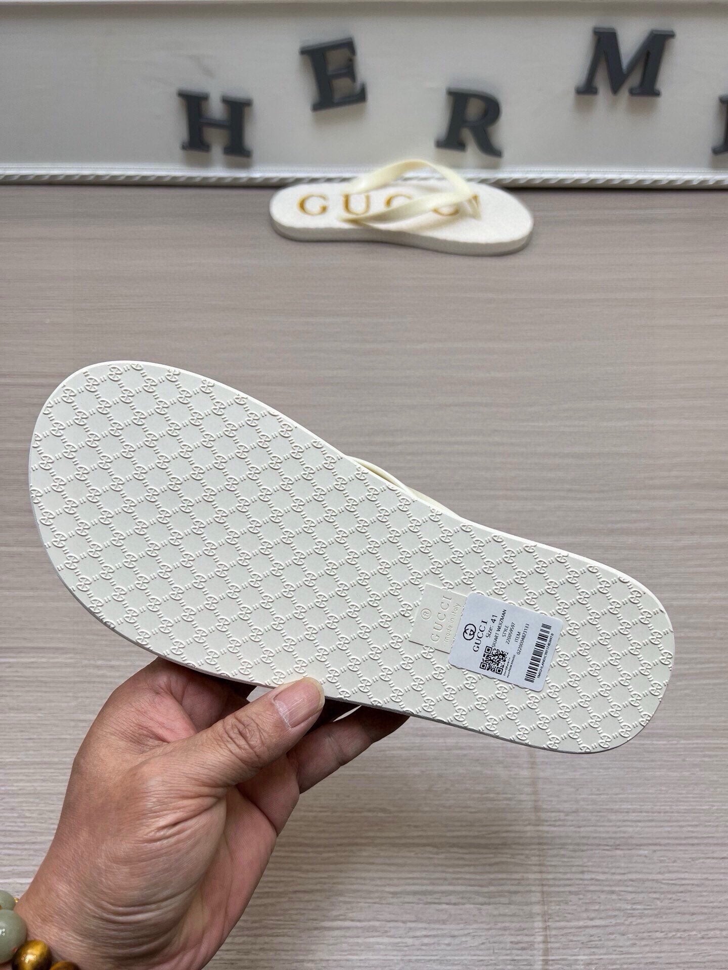54B39ZDE Stylish slippers