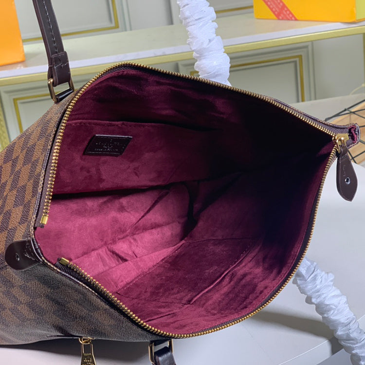 1E001BDE Stylish leather bag