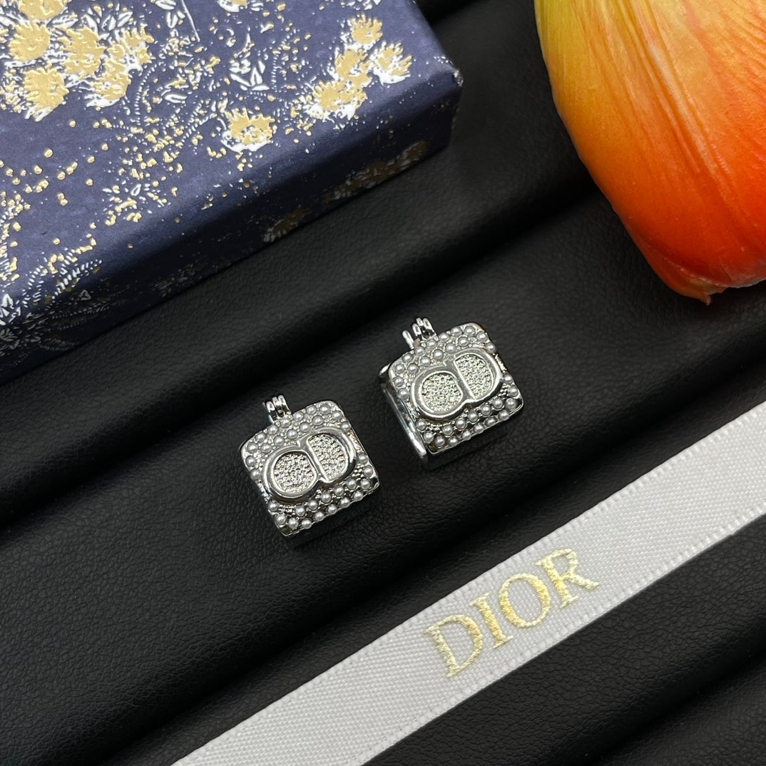 14D774EDE Stylish Earrings