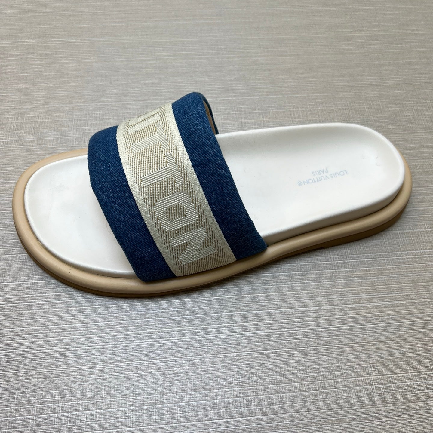 535ZE301ZDE Stylish Slippers