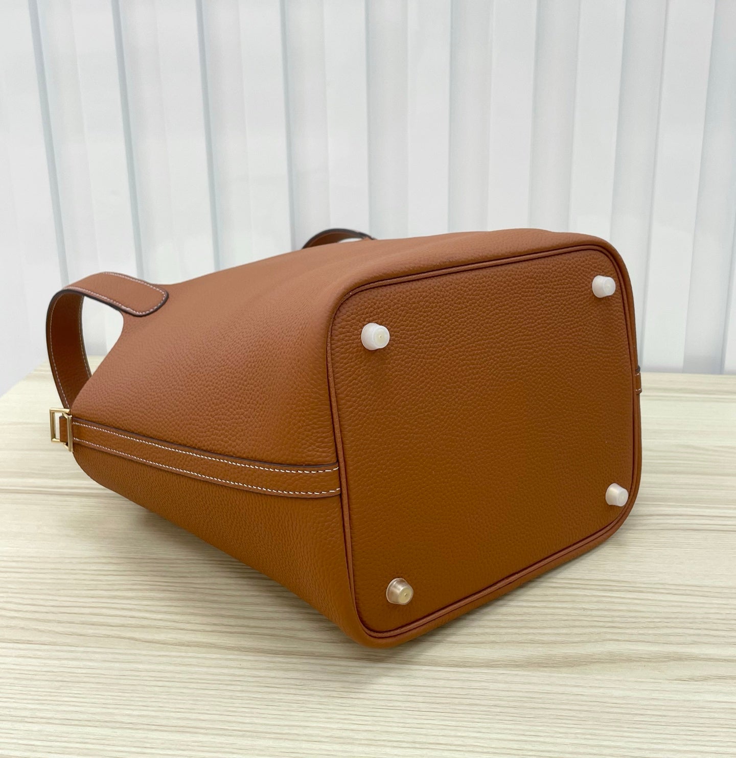 15RH6BDE Stylish leather bag