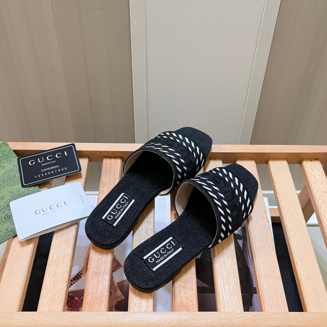 14B6ZDE Stylish Slippers