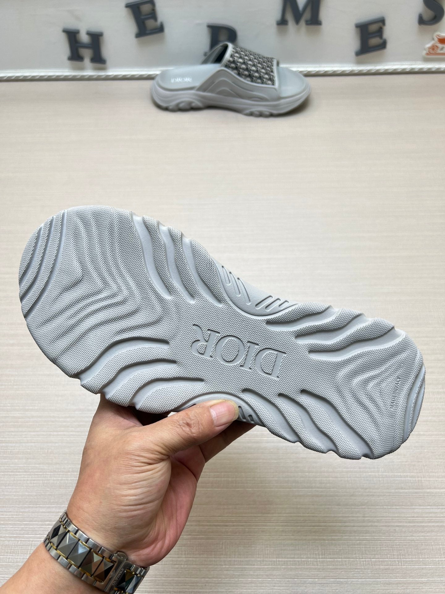 54D8ZDE Stylish slippers