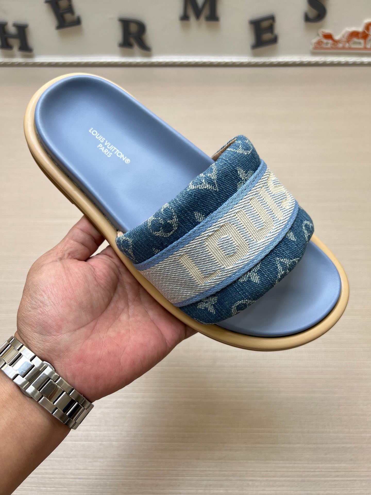 535ZE301ZDE Stylish Slippers