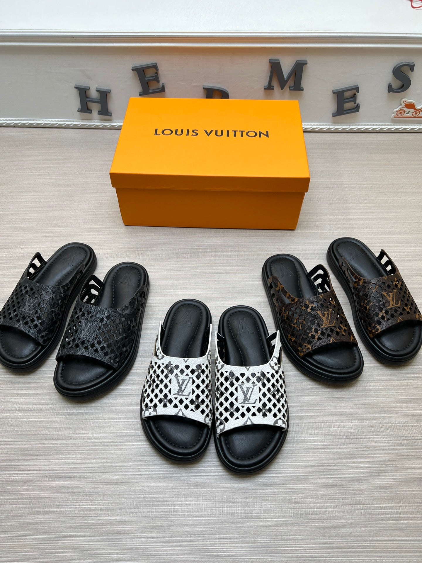 54E83ZDE Stylish slippers