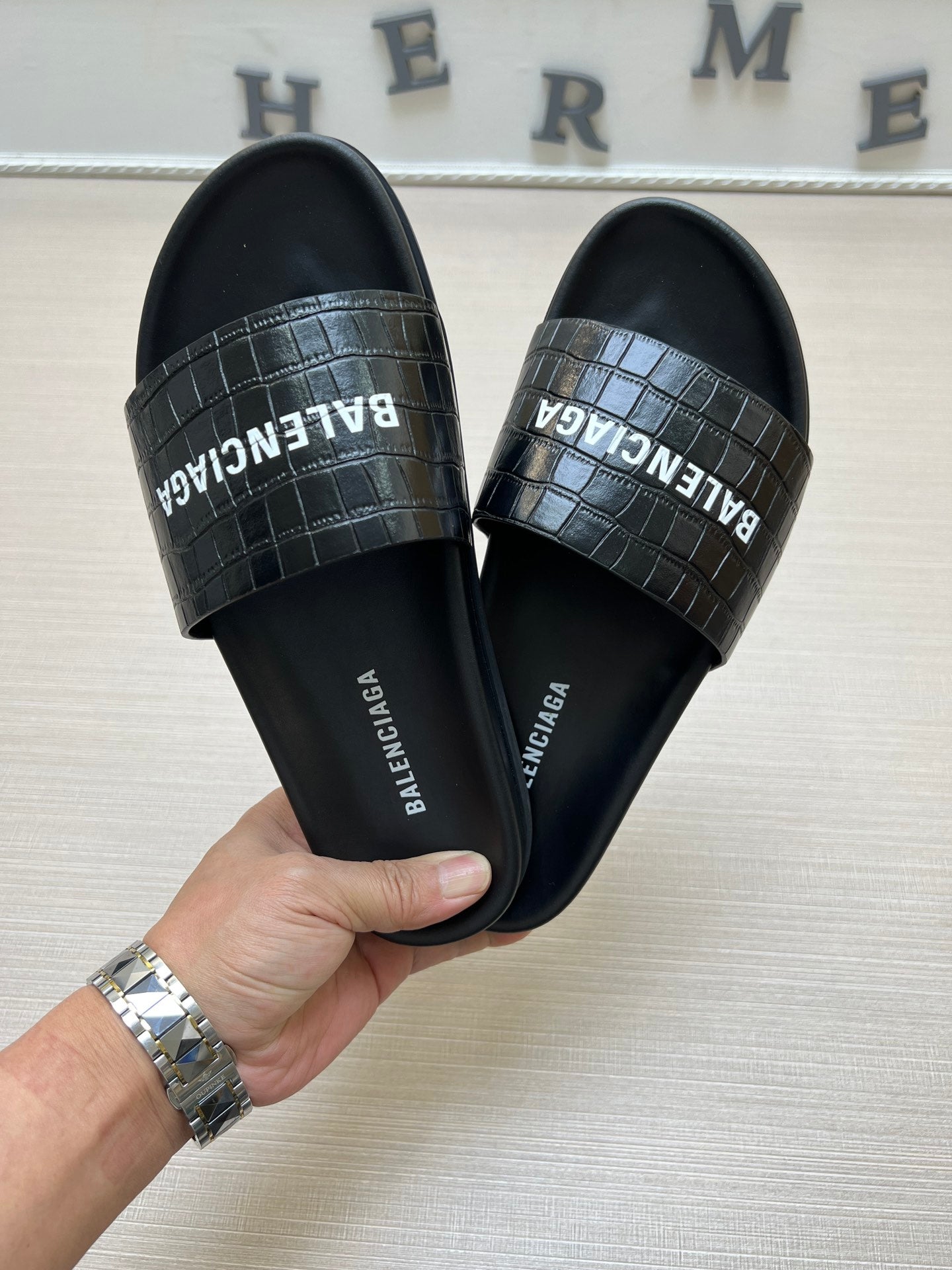 54J99ZDE Stylish slippers