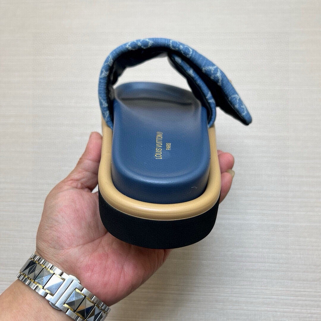 5QE8ZDE Stylish Slippers