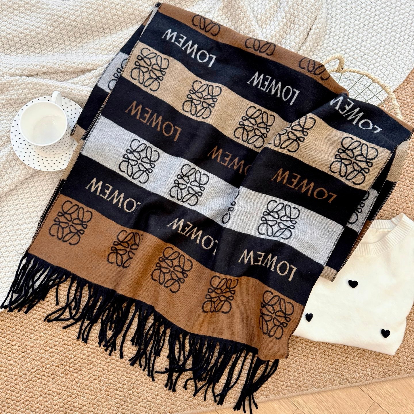 185ZA62WDE Stylish Winter Scarves