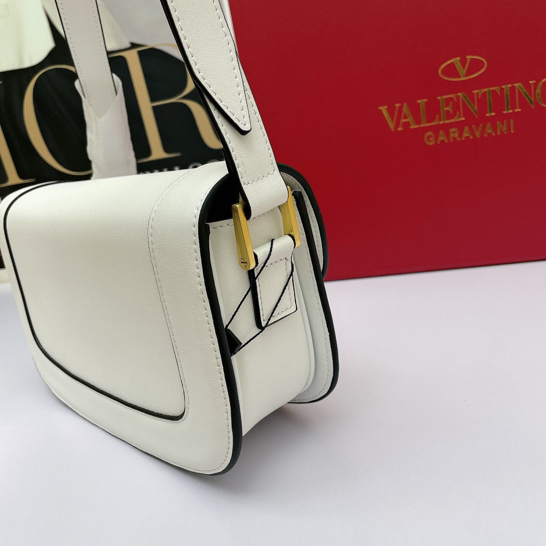 5A45BDE Stylish leather bag