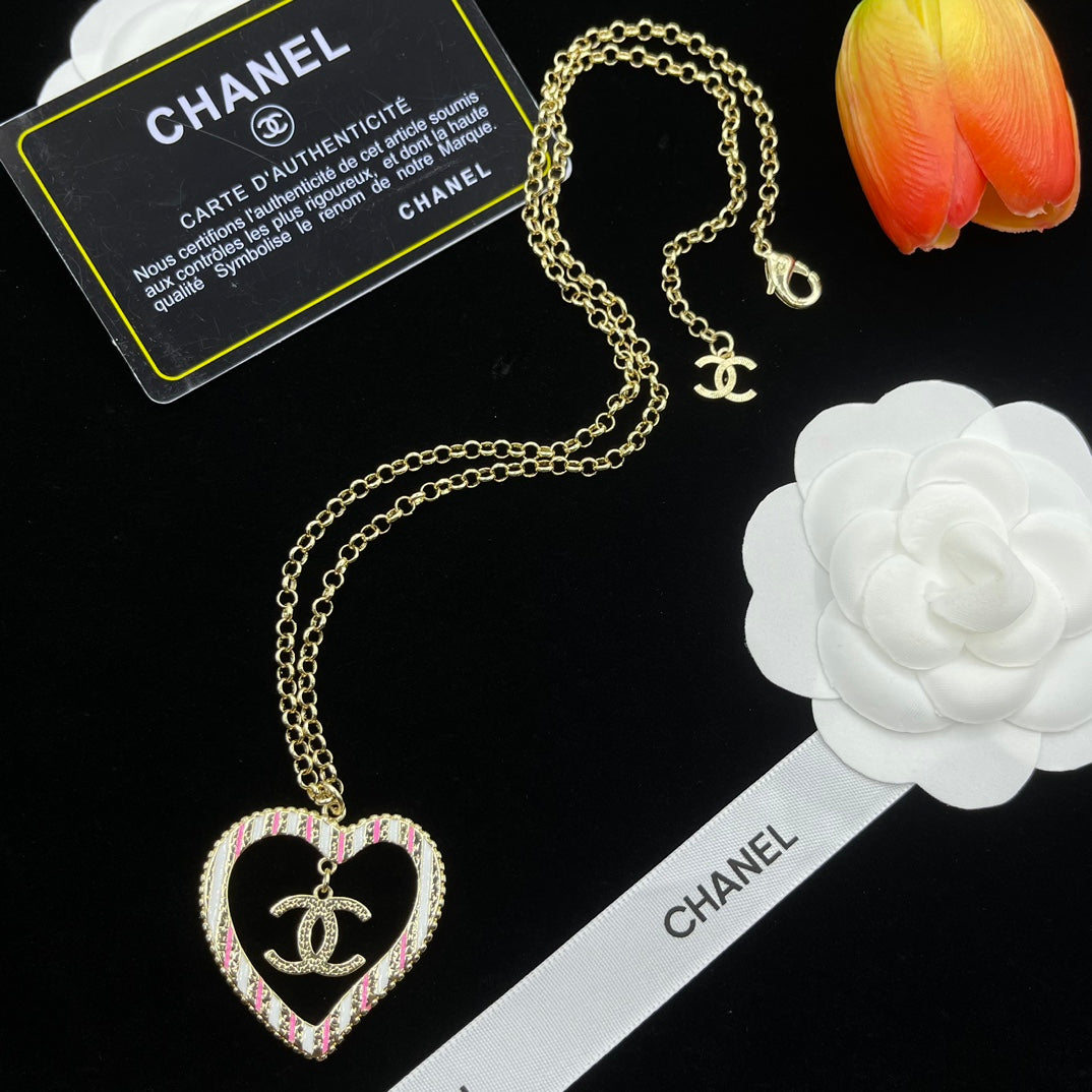14C929XDE Stylish Necklaces