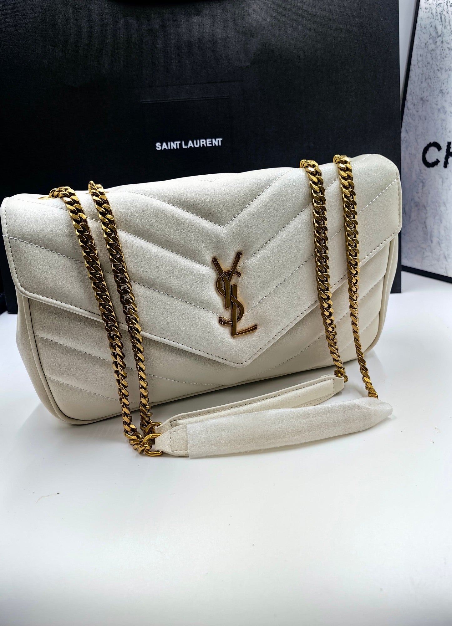 165NSL108BDE Stylish leather bag