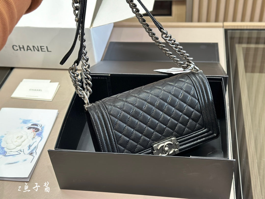 6XC138BDE Stylish leather bag