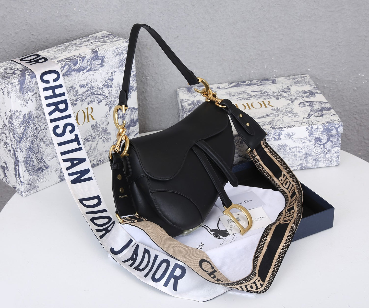 5D11BDE Stylish leather bag