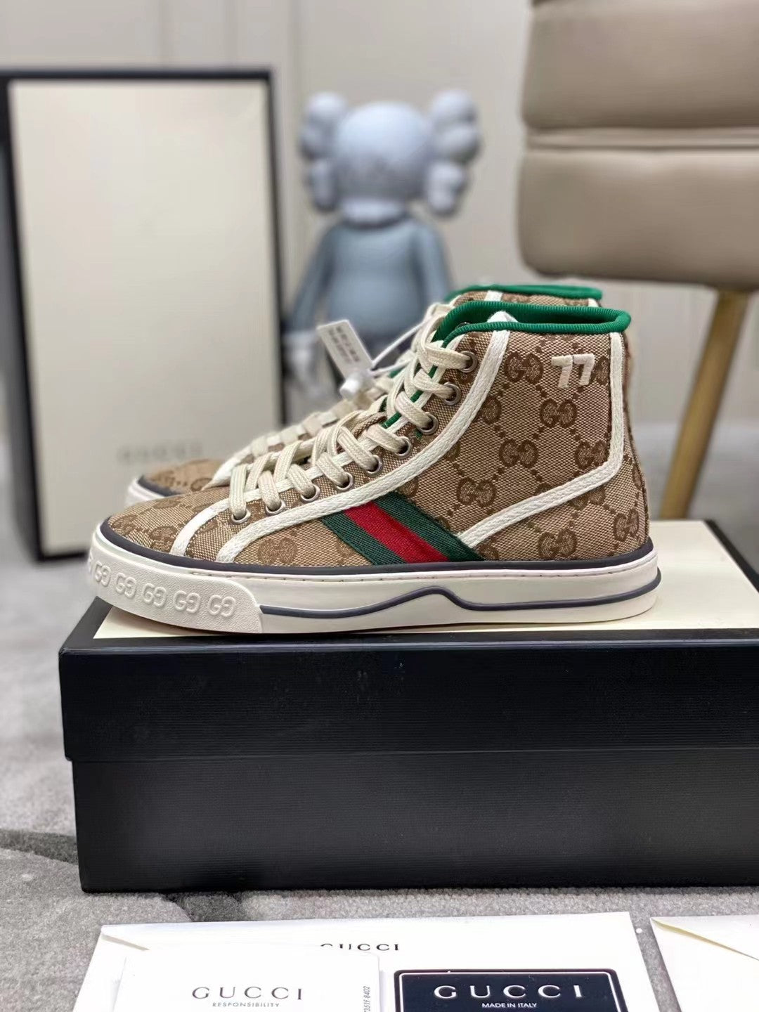 2YB47ZDE Stylish shoes