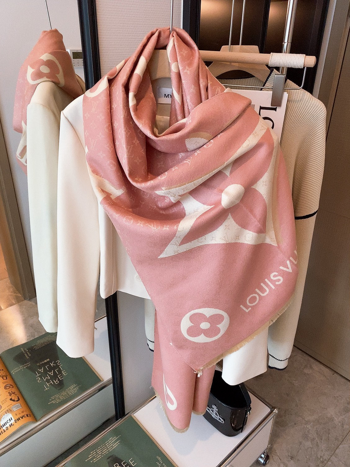 175RE37WDE Stylish Winter Scarves