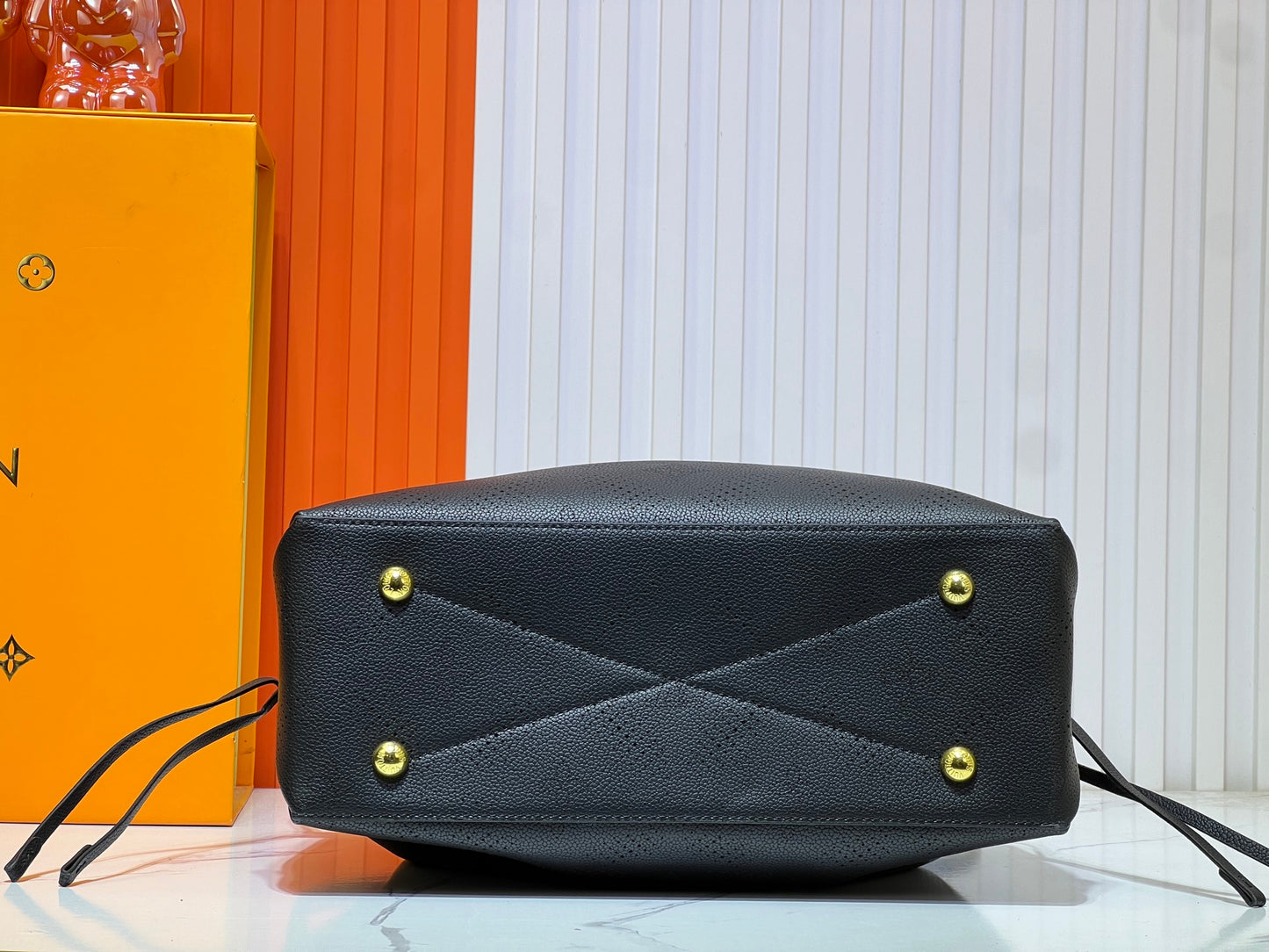 15XE13BDE Stylish leather bag)