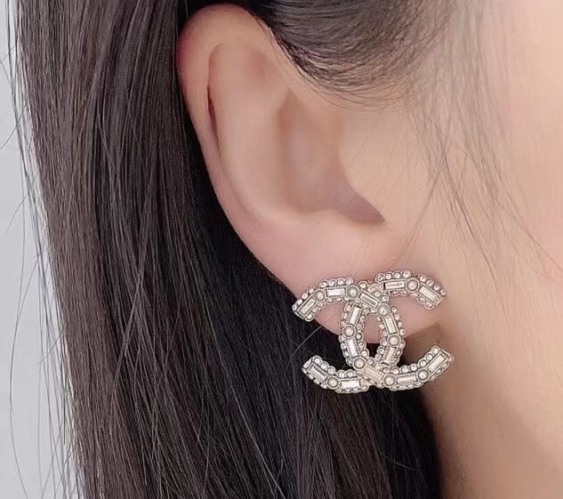 14C842EDE Stylish Earrings