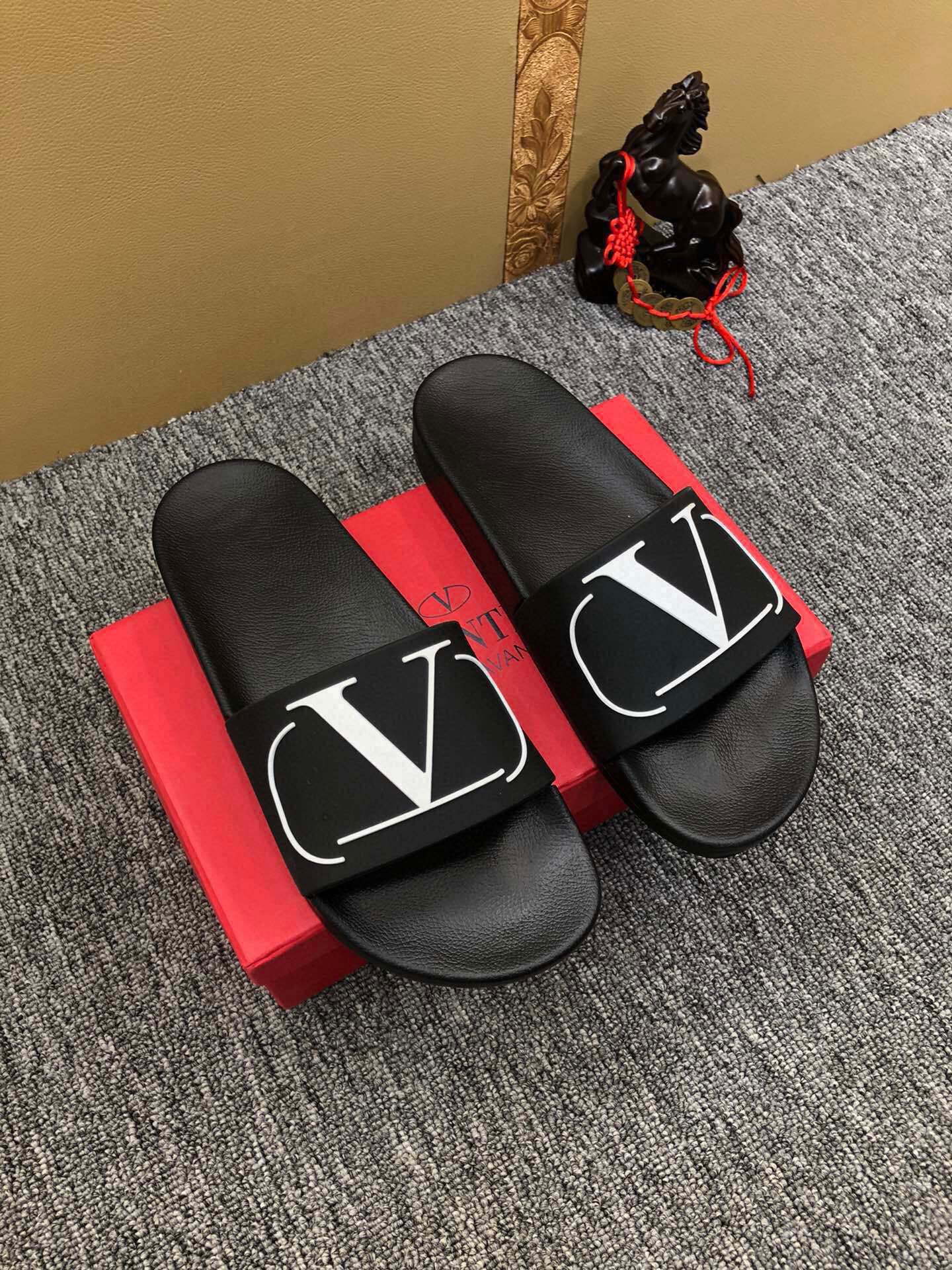 54VL52ZDE Stylish slippers