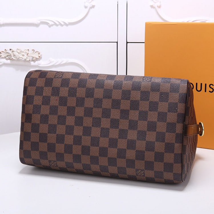 2E16BDE Stylish leather bag