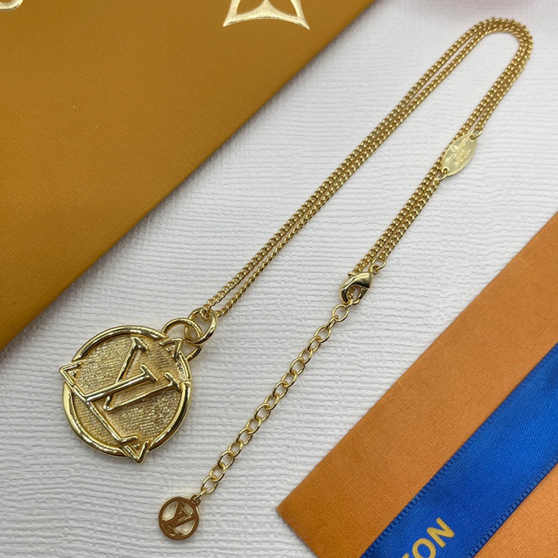 1YE246XDE Stylish Necklaces