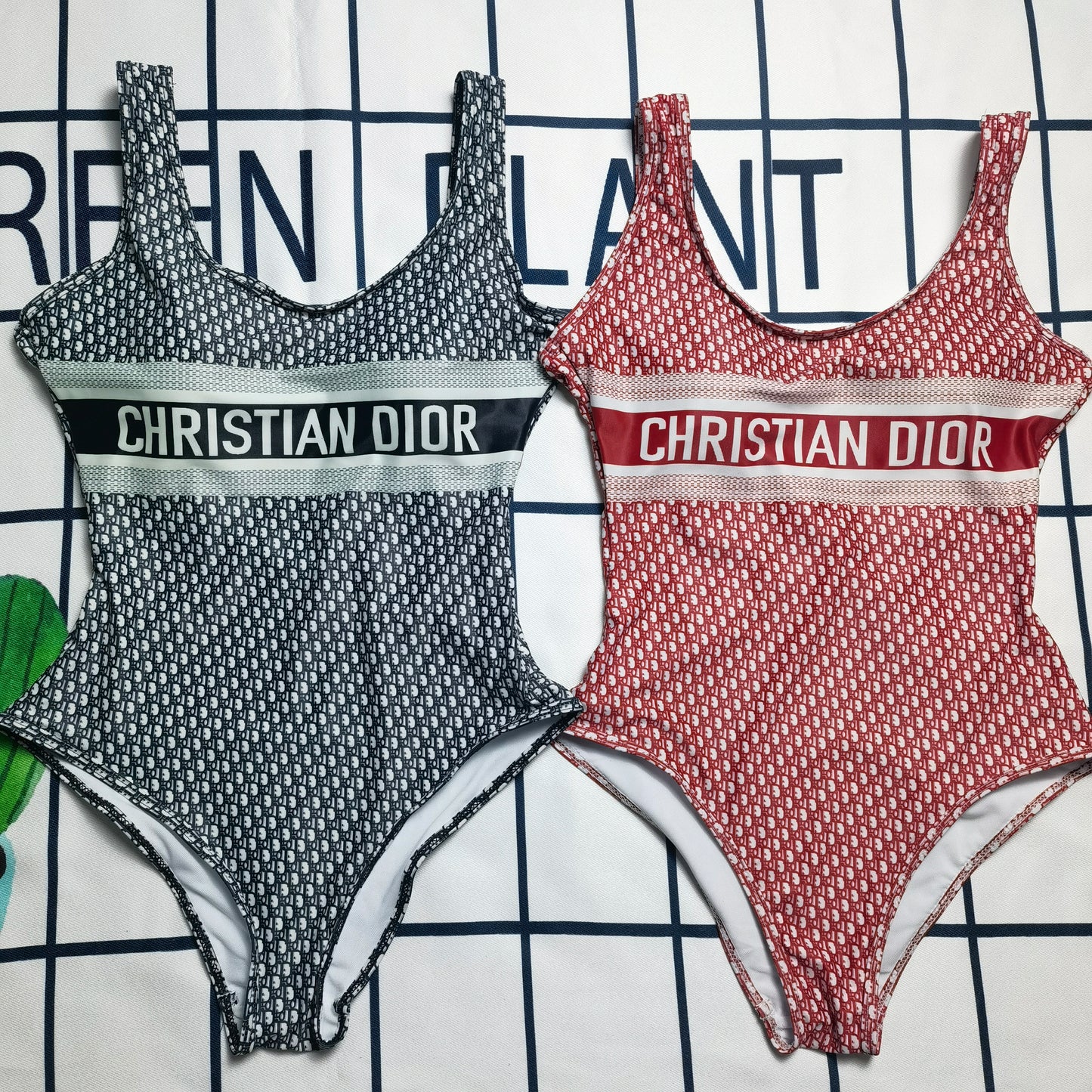 14D181YDE Stylish Bikini swimsuit