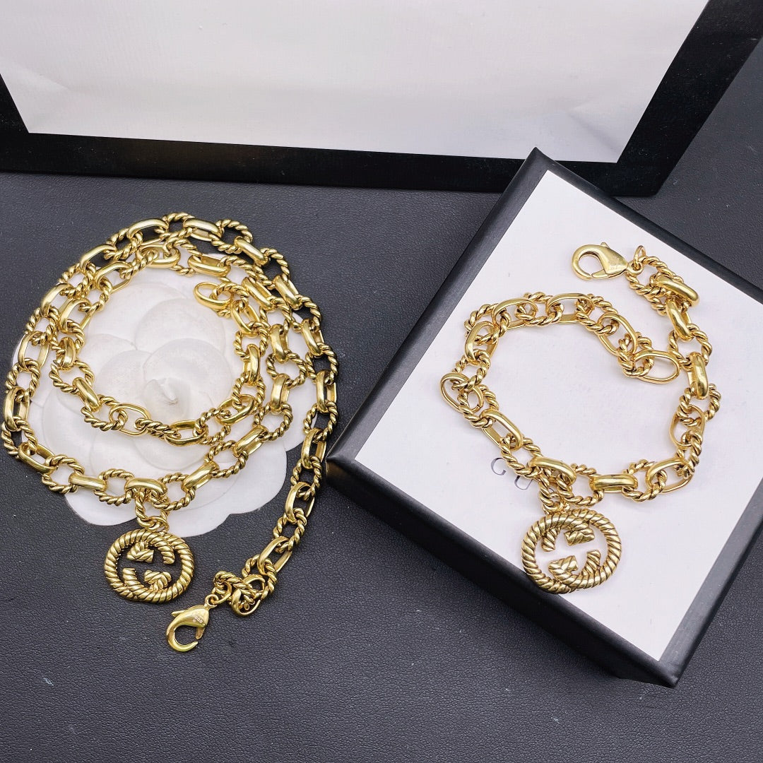 1B13XDE Stylish Bracelets
