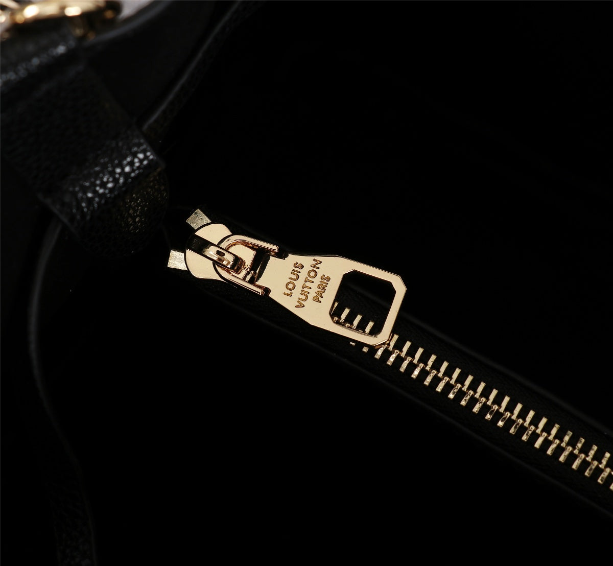 2XE60BDE Stylish leather bag