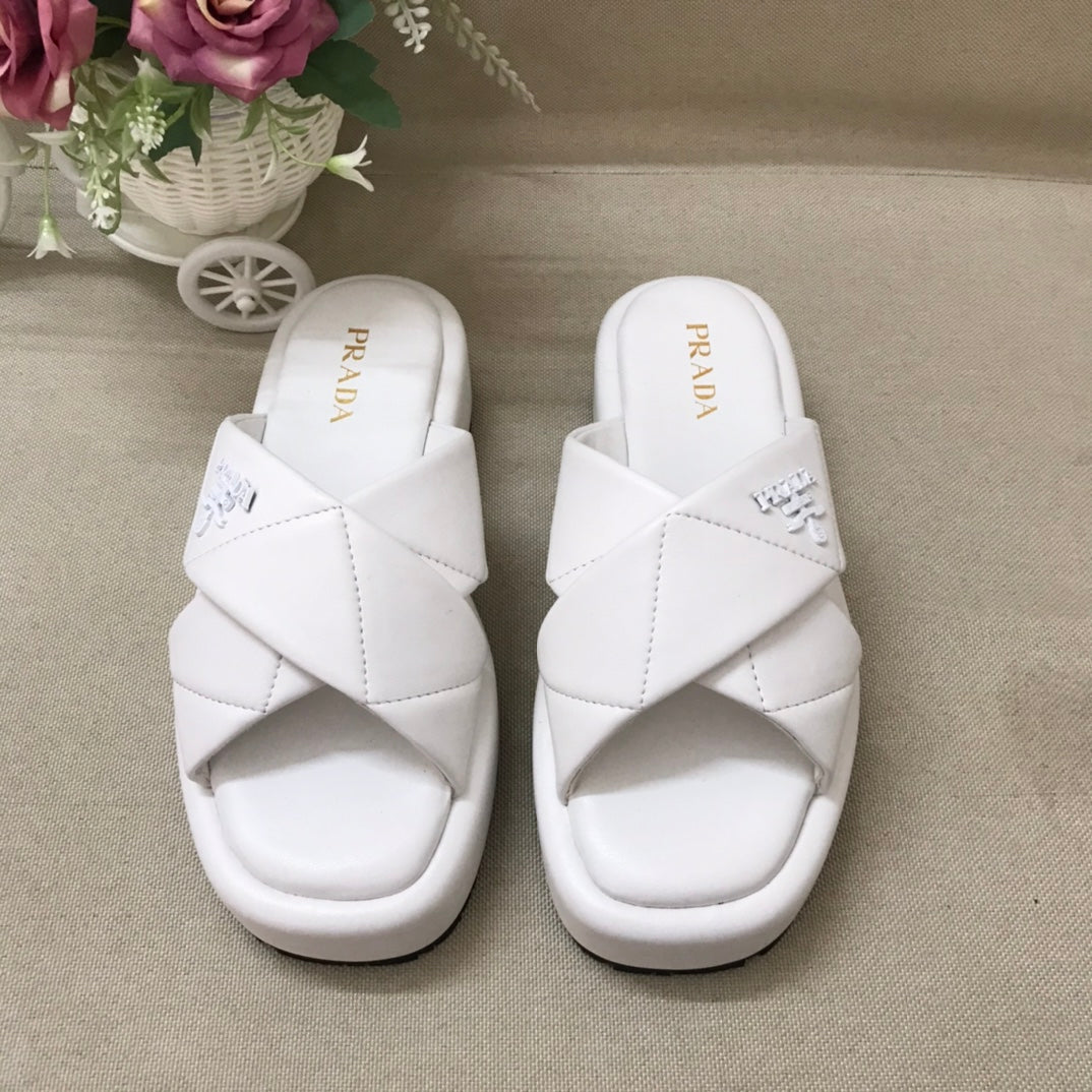 14PD25ZDE Stylish slippers