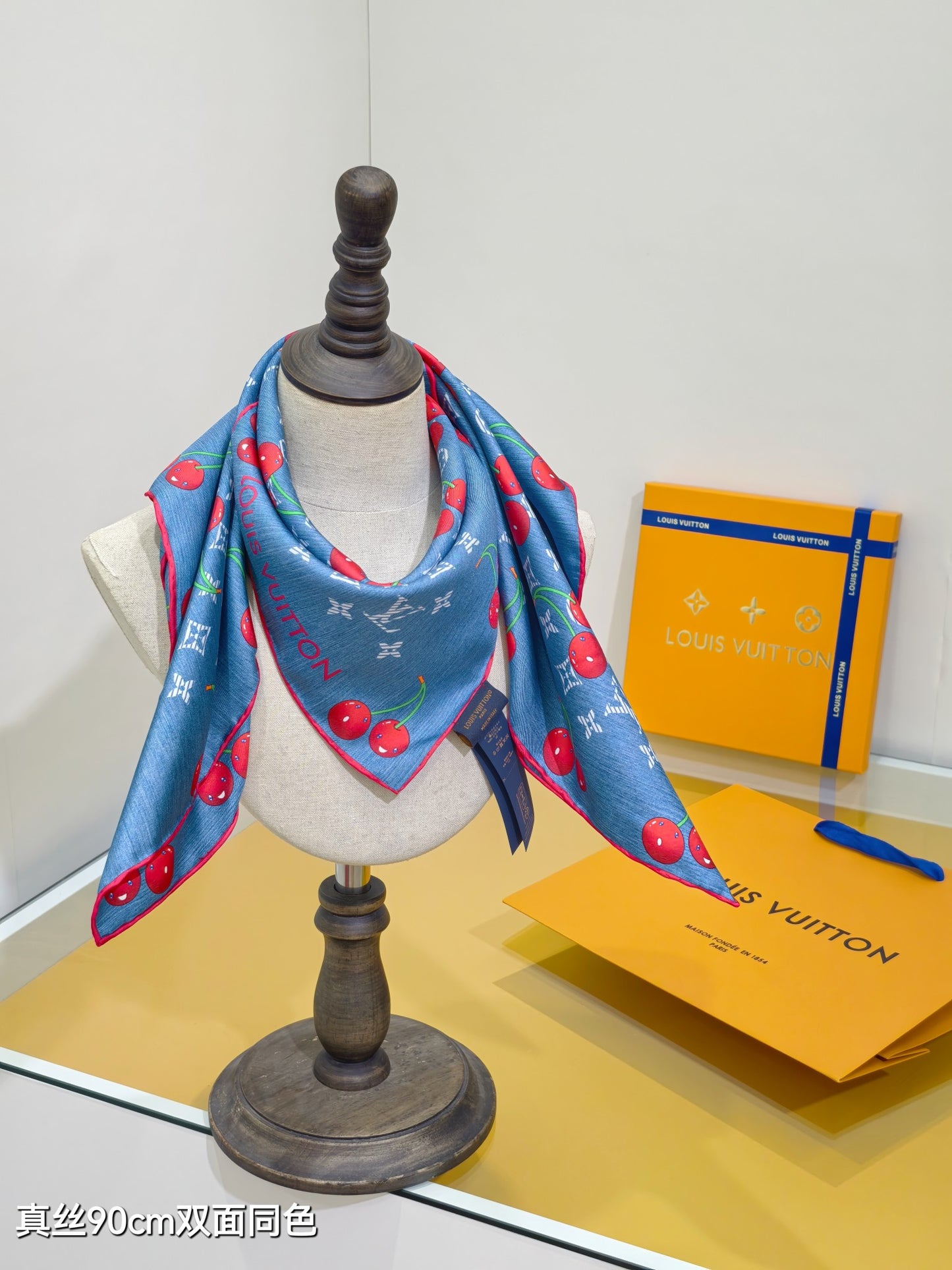 165NE102WDE Stylish Silk Scarve
