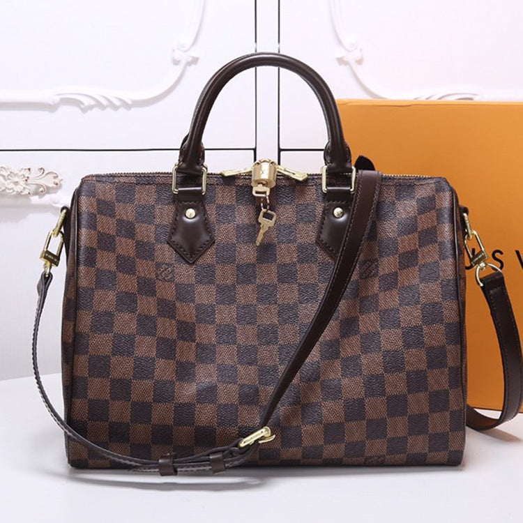 2E16BDE Stylish leather bag