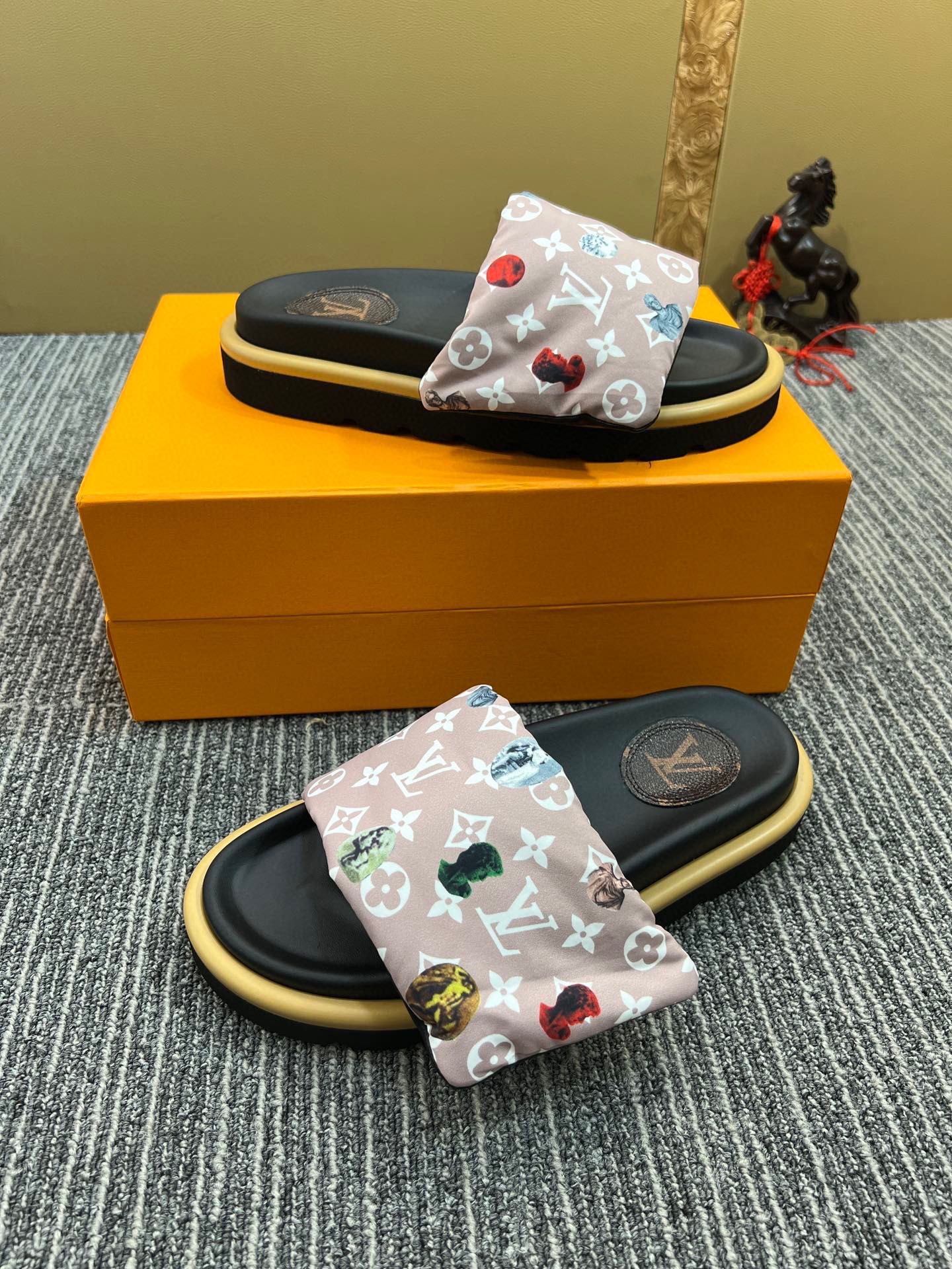 5XF120ZDE Stylish leather quality Slippers
