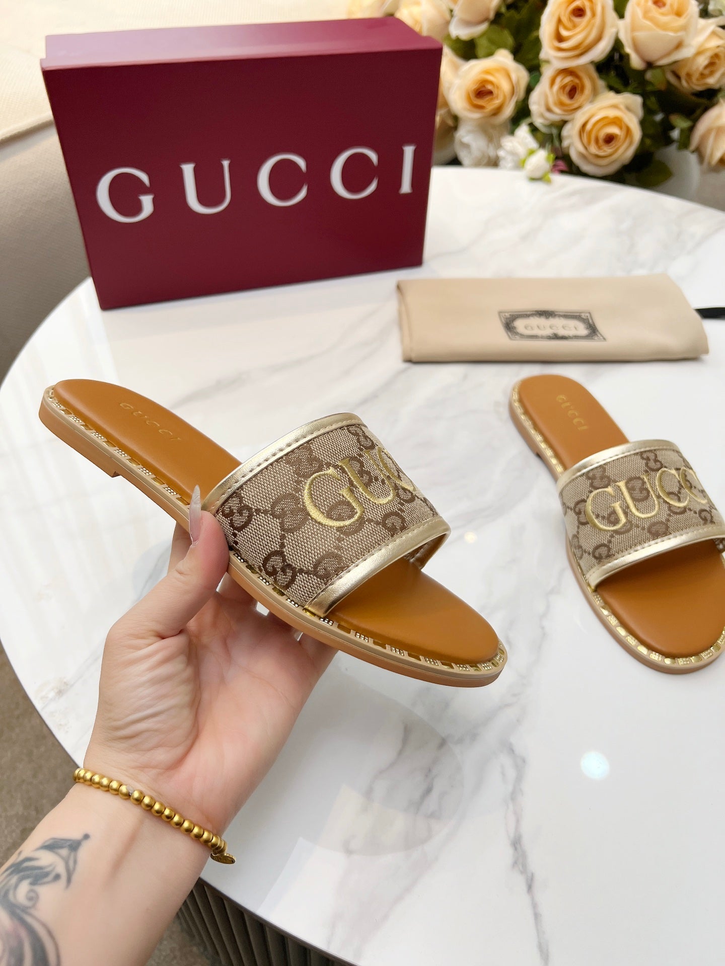 255QB29ZDE Stylish leather Slippers