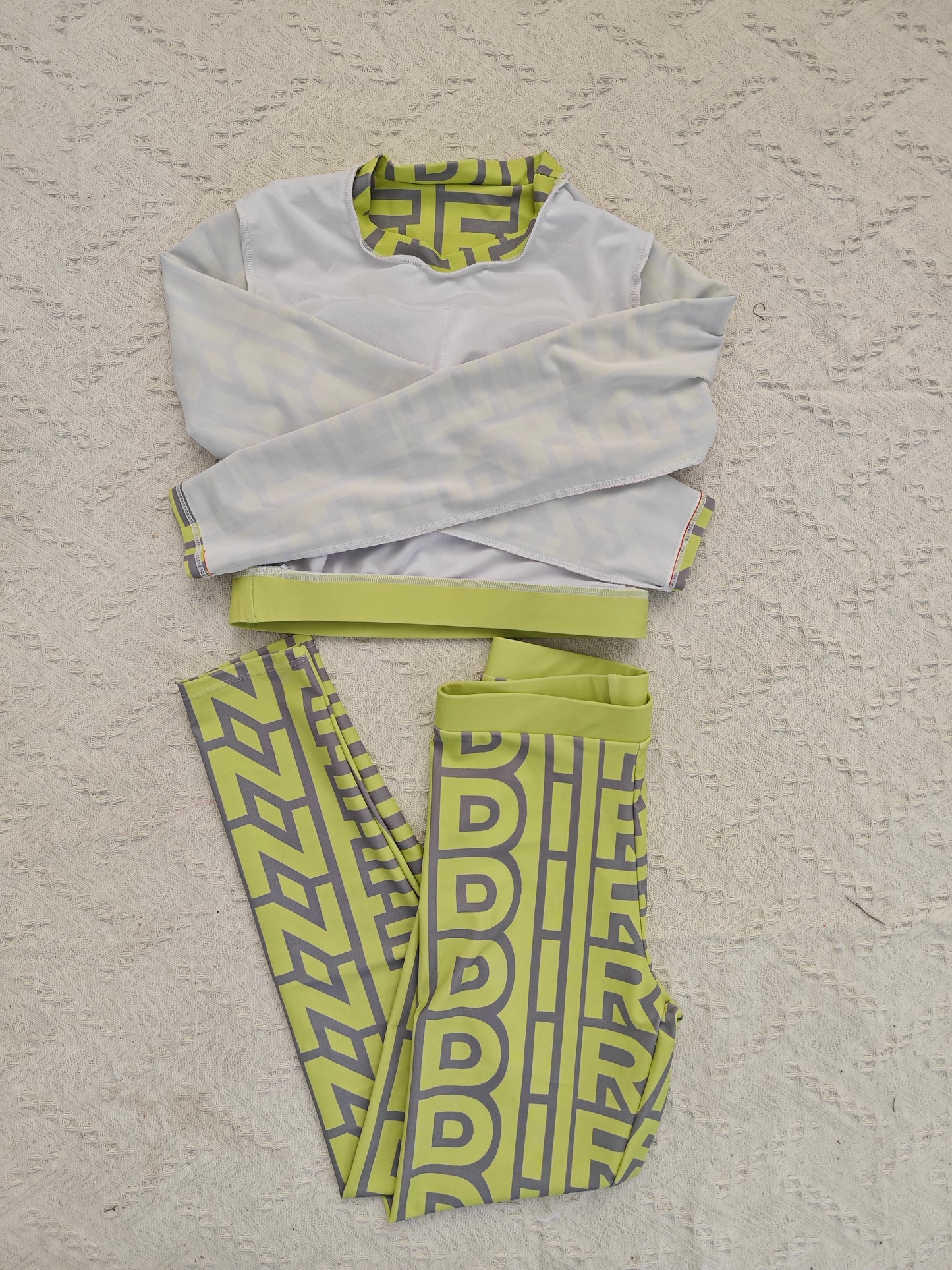 14A12YDE Stylish Long sleeve swimsuit