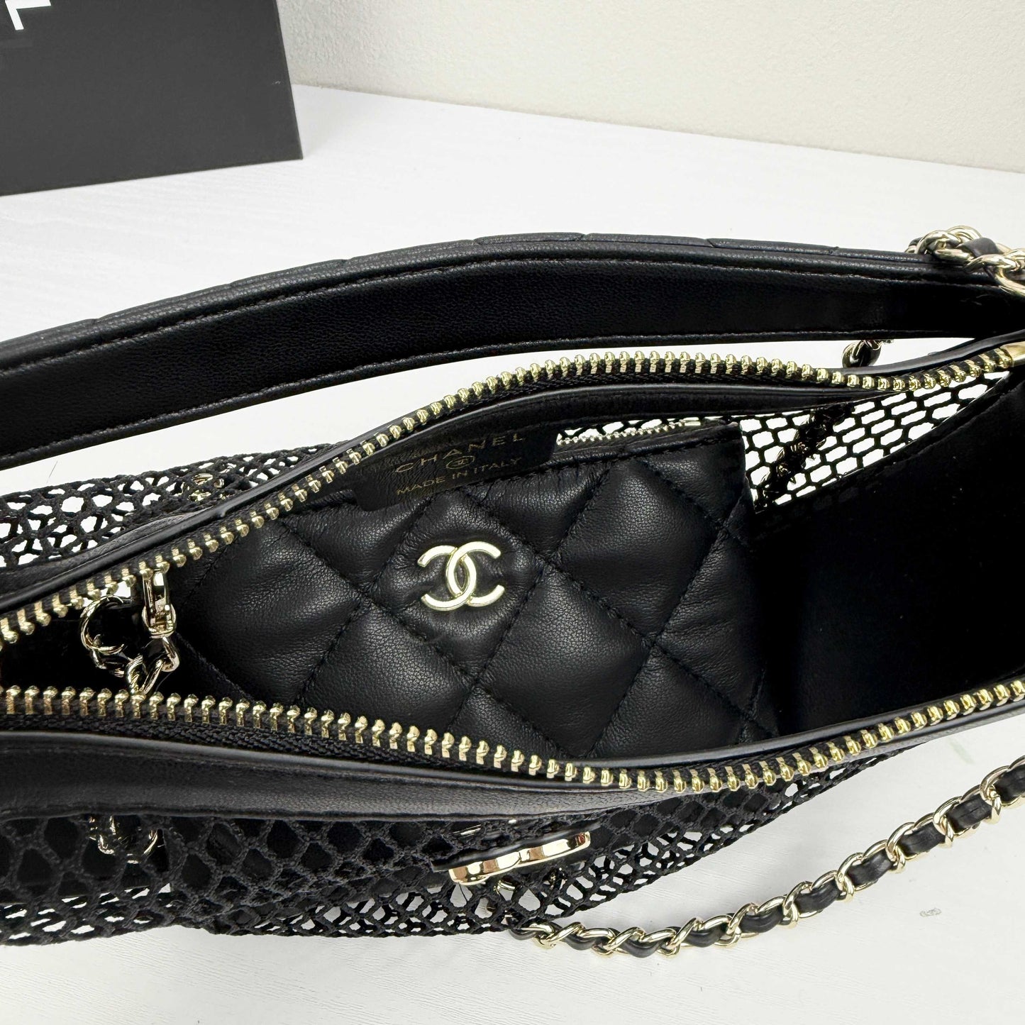15RC48BDE Stylish leather bag