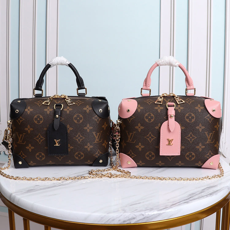 1E33BDE Stylish leather bag