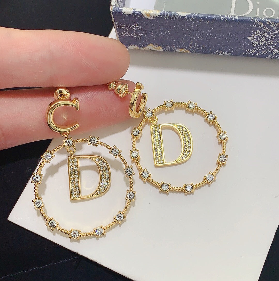 1YD304EDE Stylish Earrings