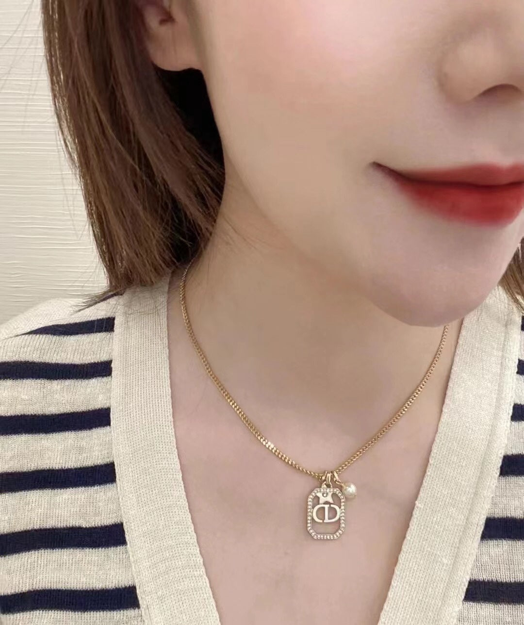 15ND8XDE Stylish Necklaces