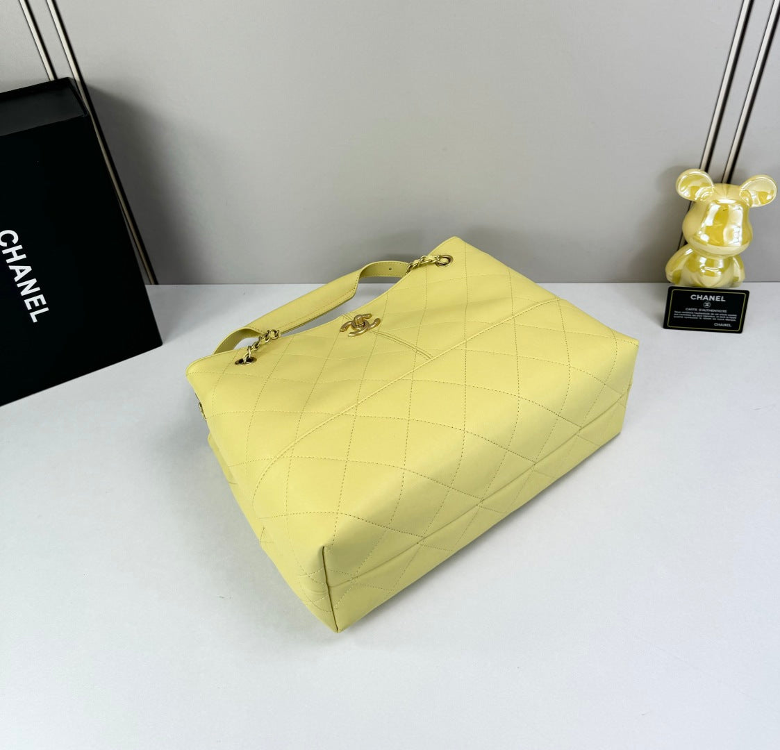 15RC64BDE Stylish leather bag