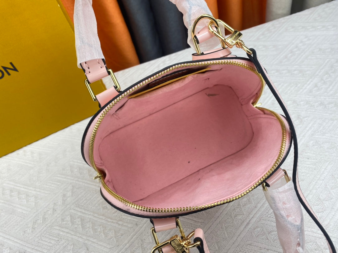 165NE97BDE Stylish leather bag